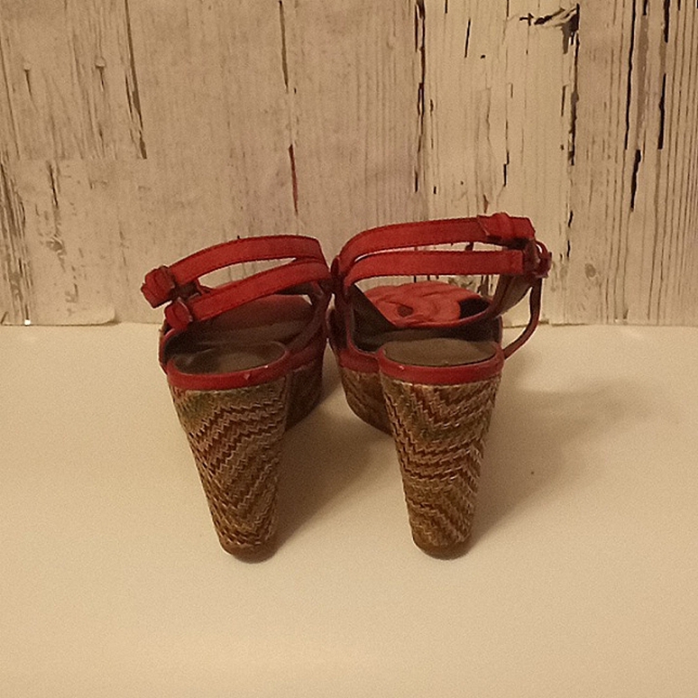 Shoes - Picture 3 of 4